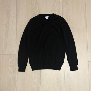 ✨ Amazon Essentials Kids Classic Black V-Neck Sweater
